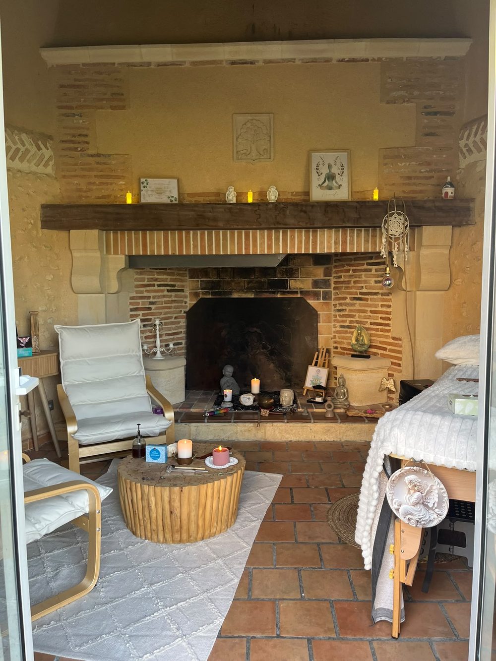 Salle de soin de Respire Magnétisme à Hostens, ambiance chaleureuse